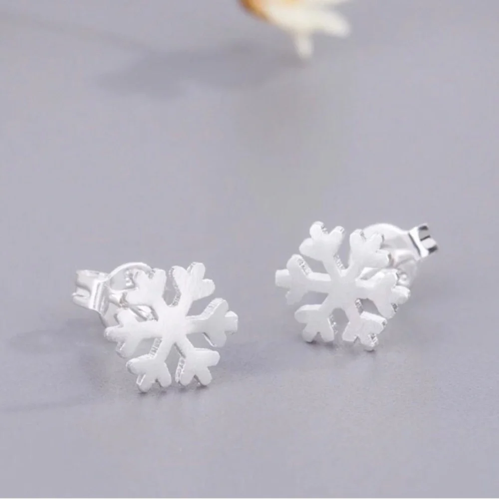 925 Sterling Silver Minimalist Snowflake Earrings - Picture 2 of 5